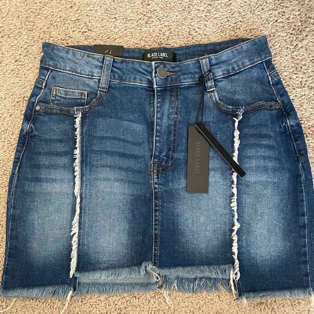 NWT black label skirt size medium